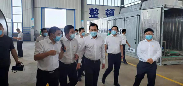 朝陽市委副書記、市長(zhǎng)謝衛(wèi)東蒞臨一諾環(huán)保產(chǎn)業(yè)園考察并指導(dǎo)工作